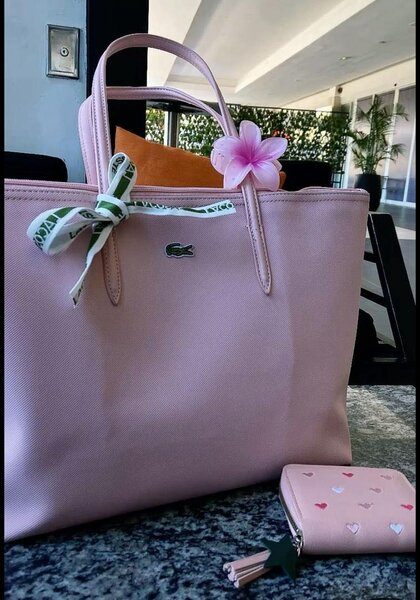 Sac à main élégant Lacoste