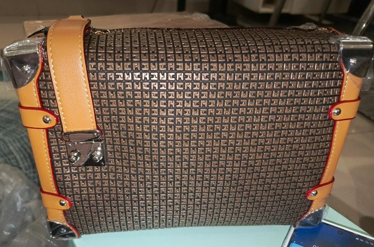 Sac à main texturé moderne