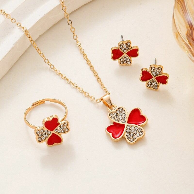 Chaine, bracelet et boucle d'o