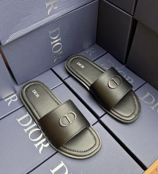 Sandales Dior élégantes noires