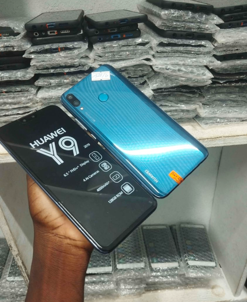 HUAWEI Y9