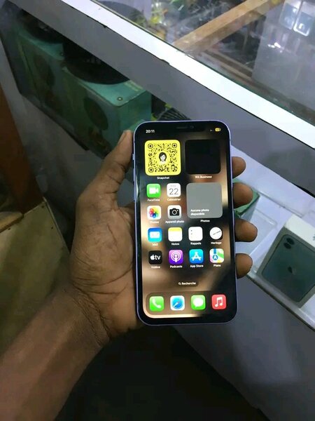 iPhone 12 violet déverrouillé