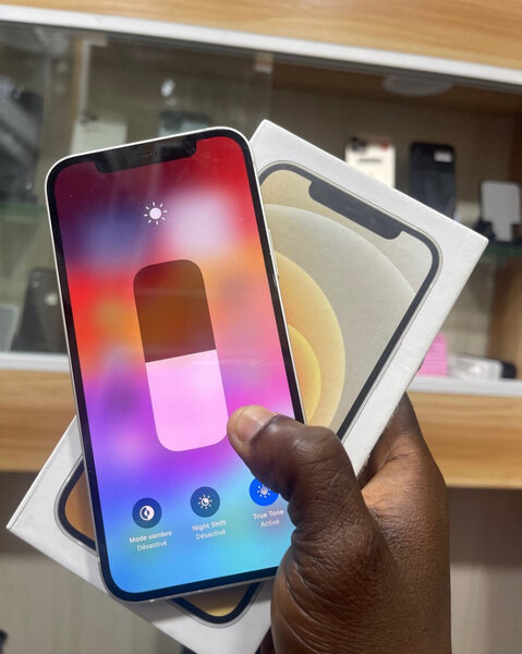 iPhone 12 blanc 128 Go