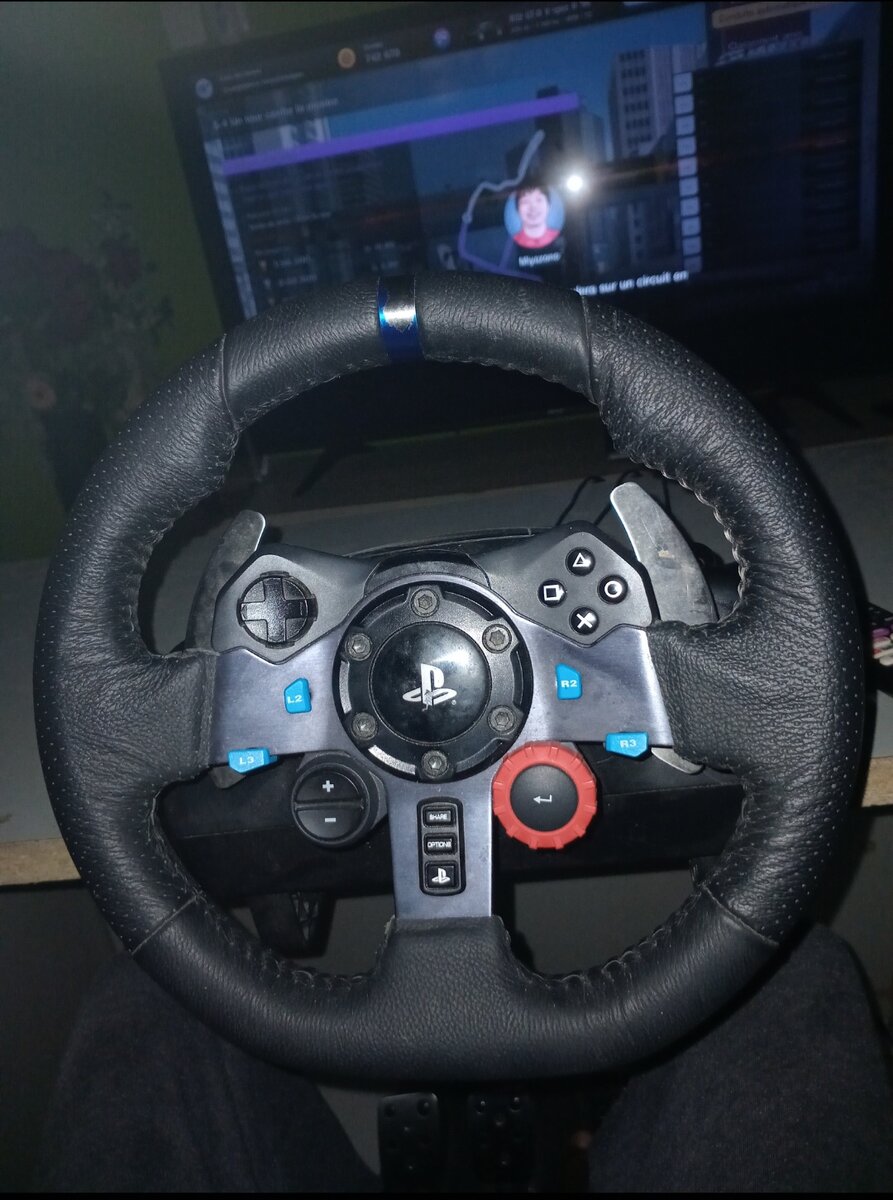 Volant et pédales Logitech