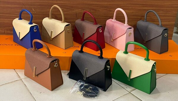 Hand bag's