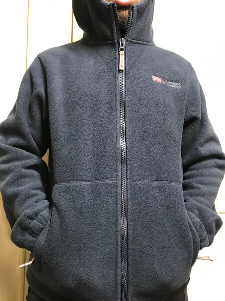 Флисовая куртка новая тёплая удобная качественная.