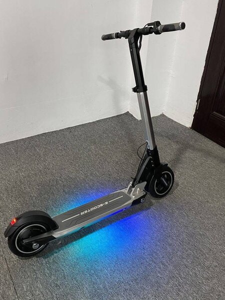 Trottinette électrique lumineuse