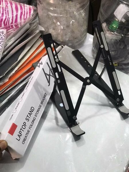 Laptop stand