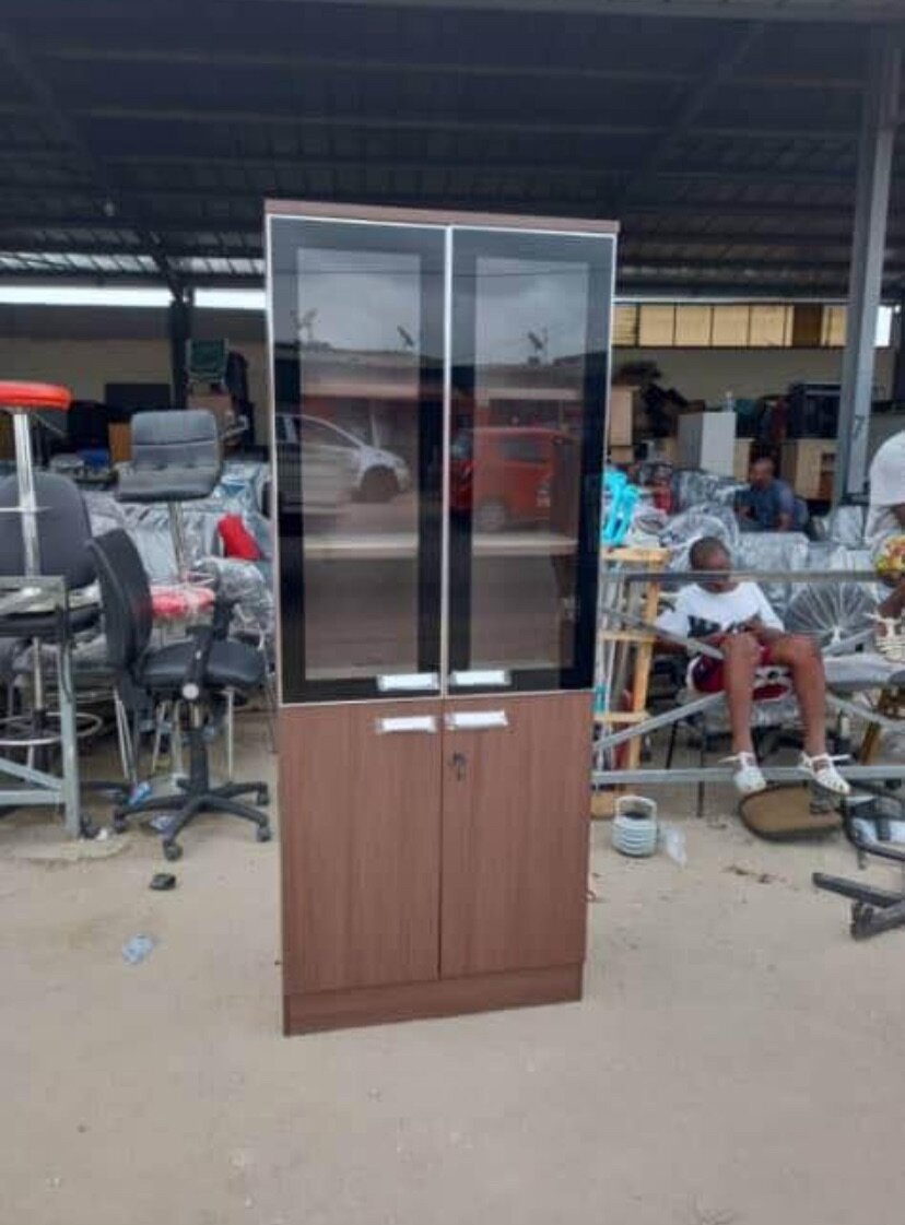 Vitrine en verre moderne