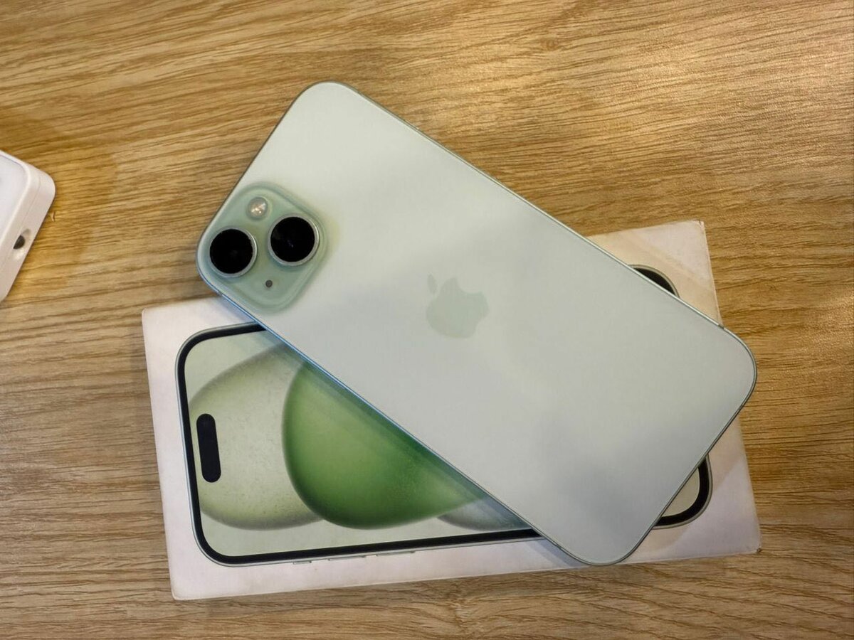 iPhone 15 128G quasi neuf