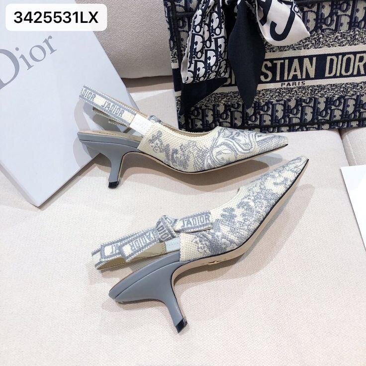 Escarpins Dior élégants