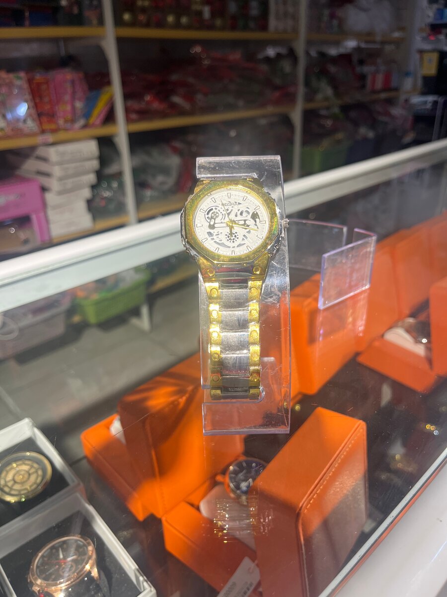 Montre-bracelet élégante homme