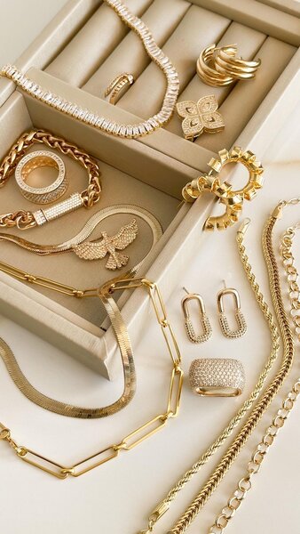 Collection de bijoux en or élégants