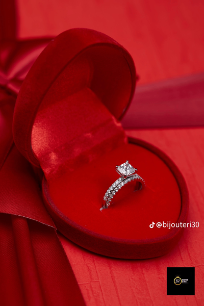 Bague Élégante en Diamant