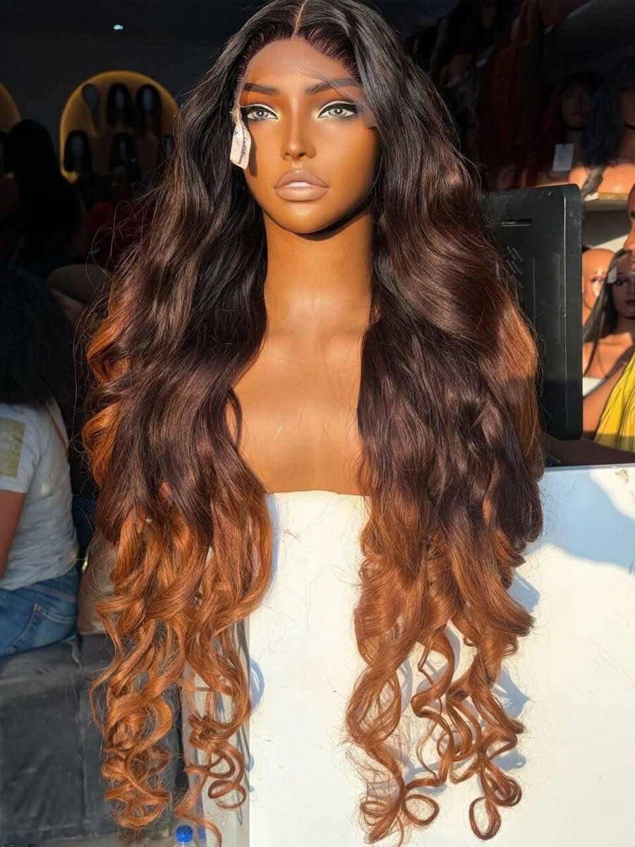 Perruque en dentelle ondulée