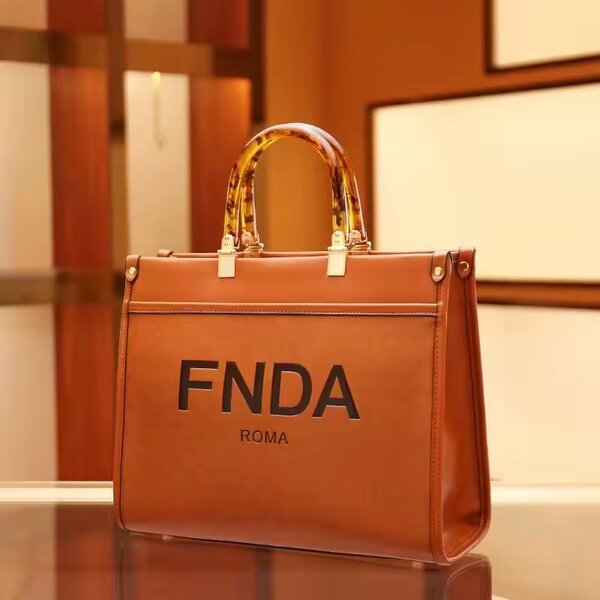 Sac à main élégant cuir marron