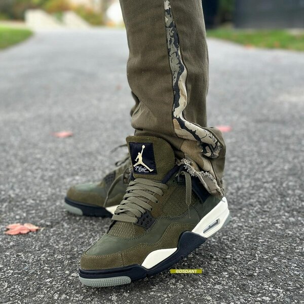Air Jordan 4