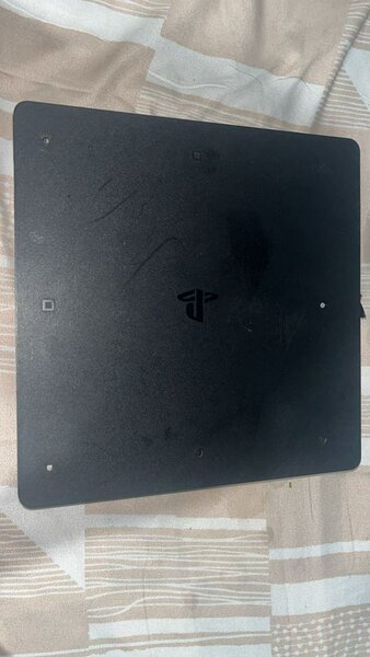 Sony PlayStation 4 slim