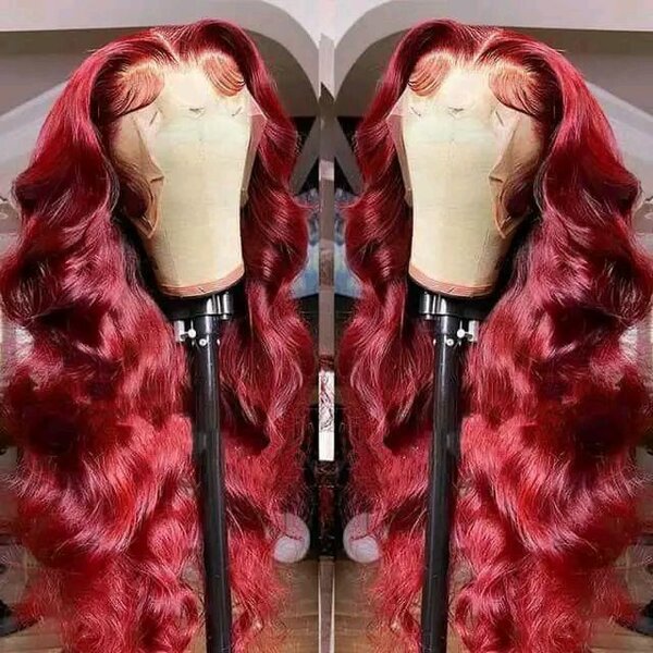 Perruque rouge ondulée glamour