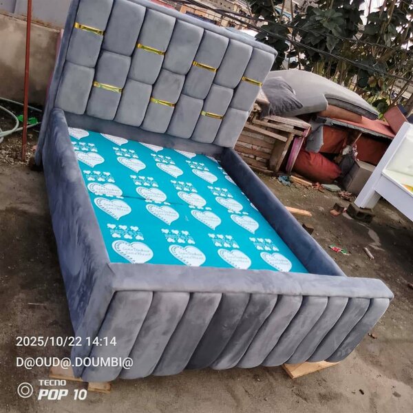 Lit rembourré moderne