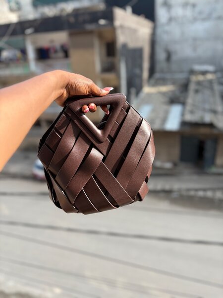 Sac à main en cuir tressé