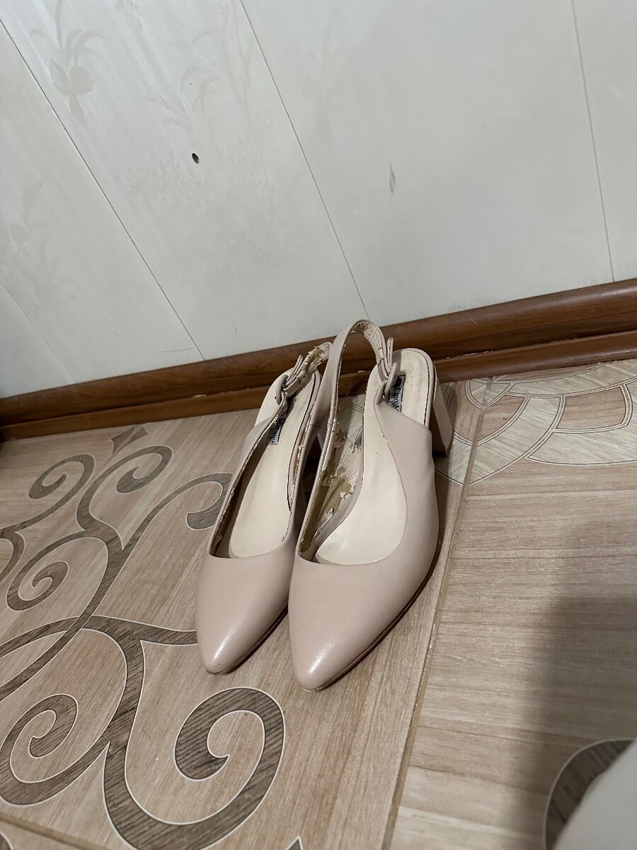 Туфли б/у 39р 5см  цвет беж