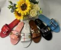 Claquettes élégantes femmes