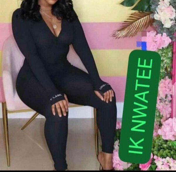 Combinaison moulante noire