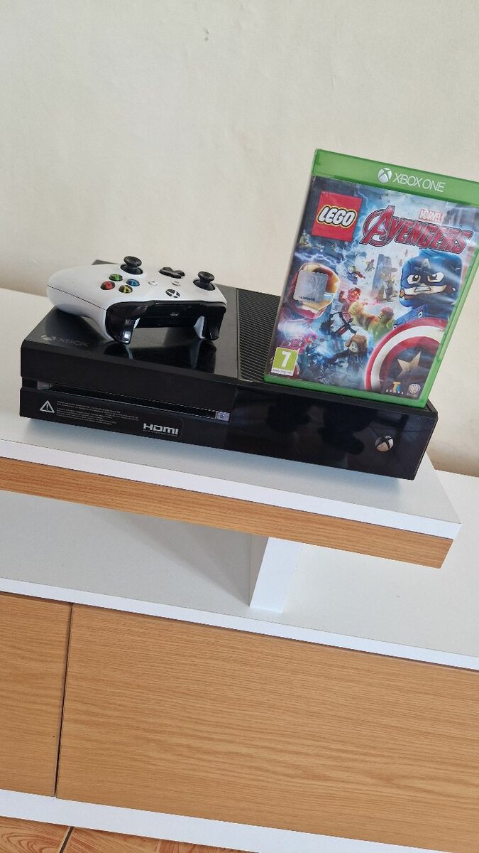 Xbox one (day one elite)