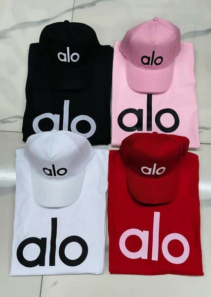 Casquette et T-shirt assortis