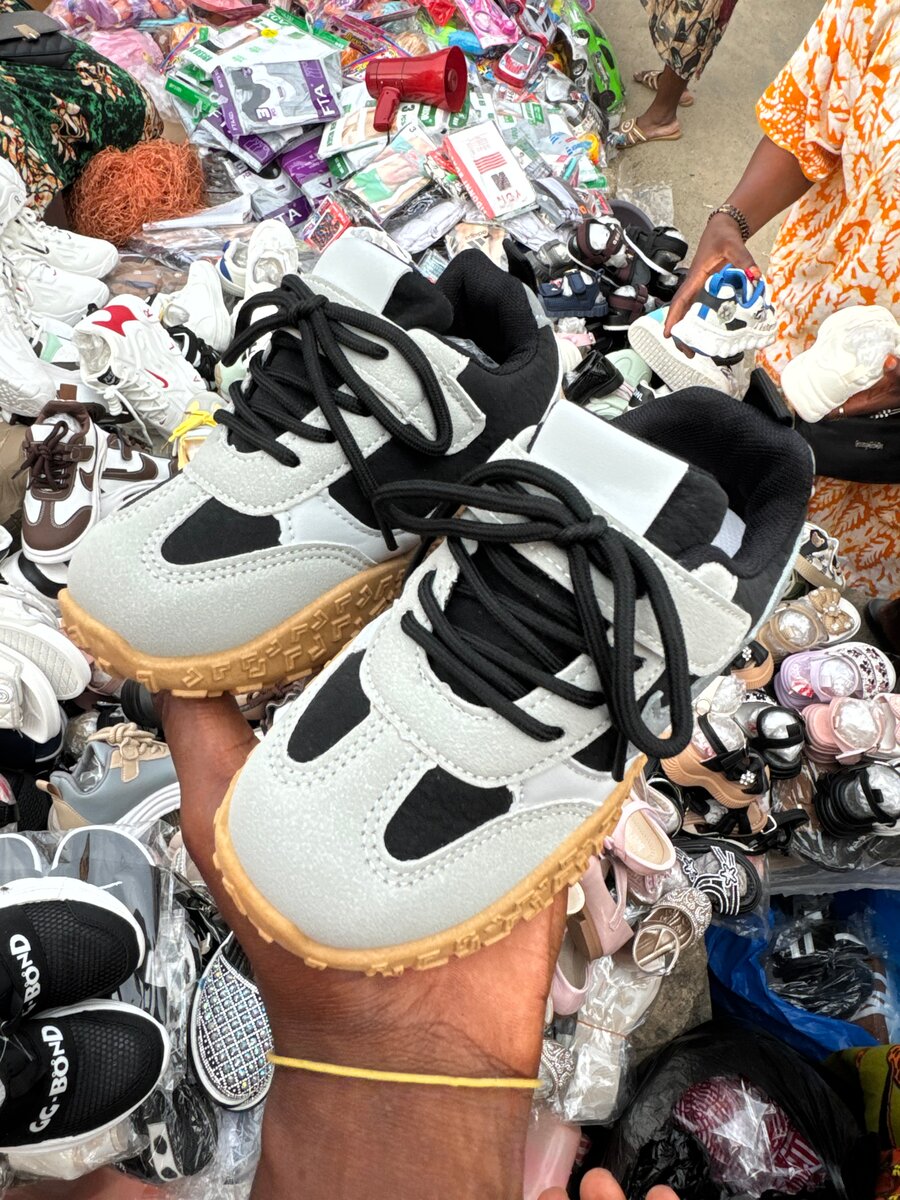 Baskets enfant résistantes