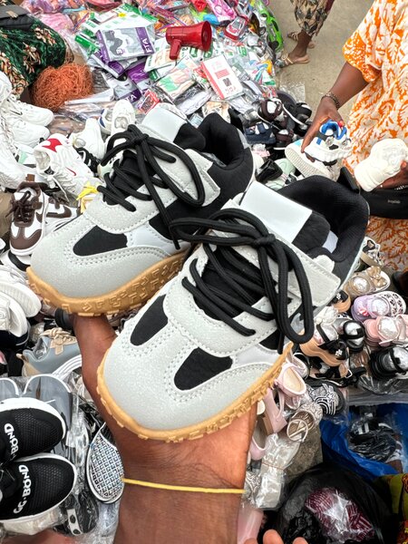 Baskets enfant résistantes