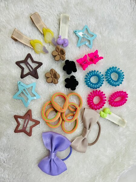 26 pieces hair accessories for girls with box.