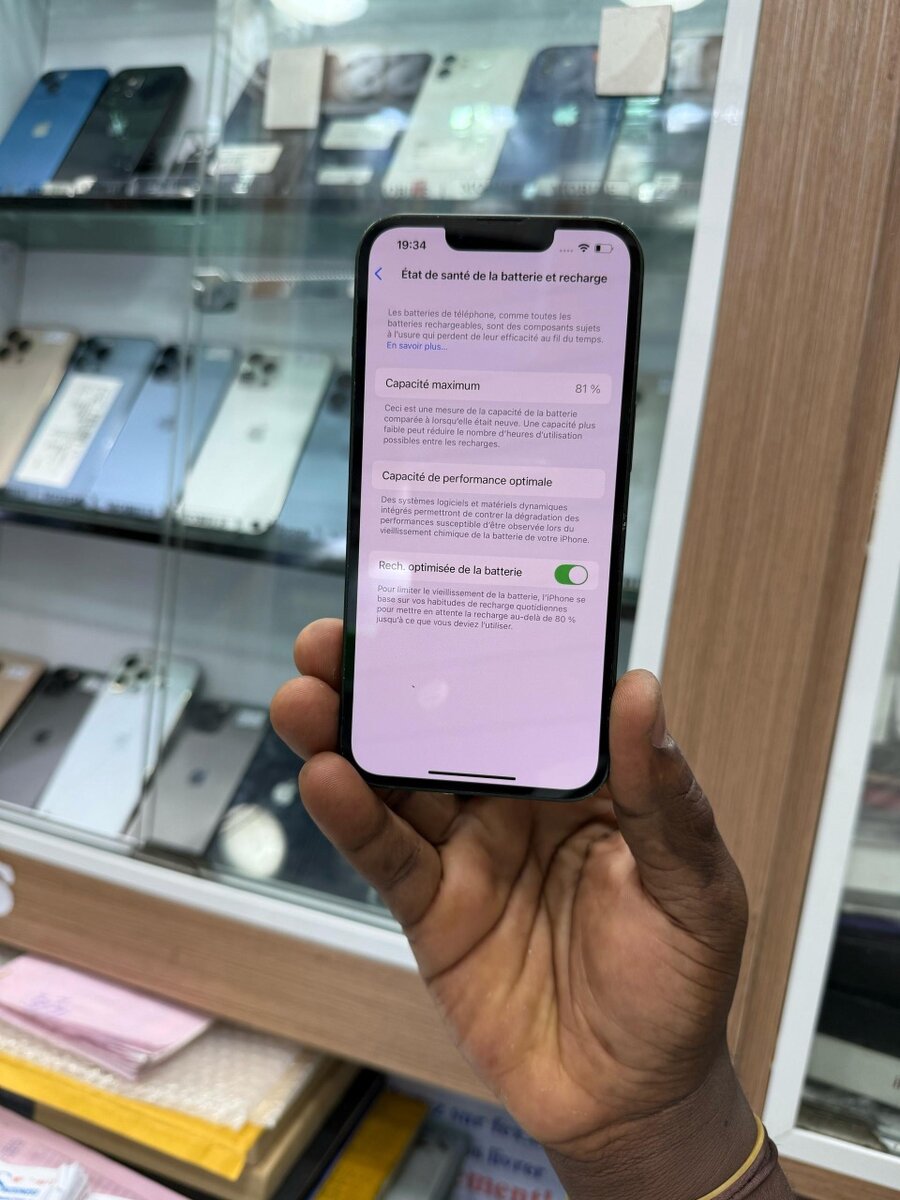 iPhone 13 128giga casineuf très propre