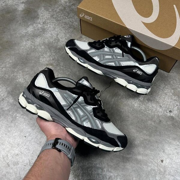 Chaussures de course Asics tendance