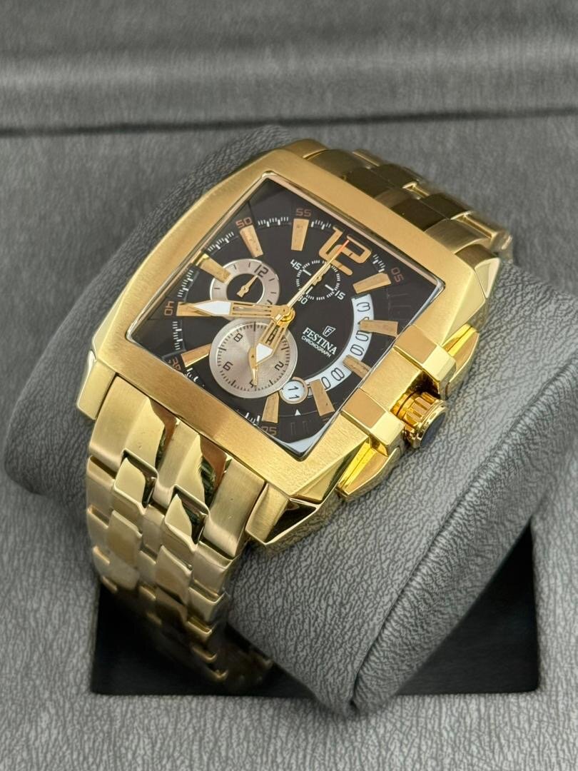 Montres en or élégantes