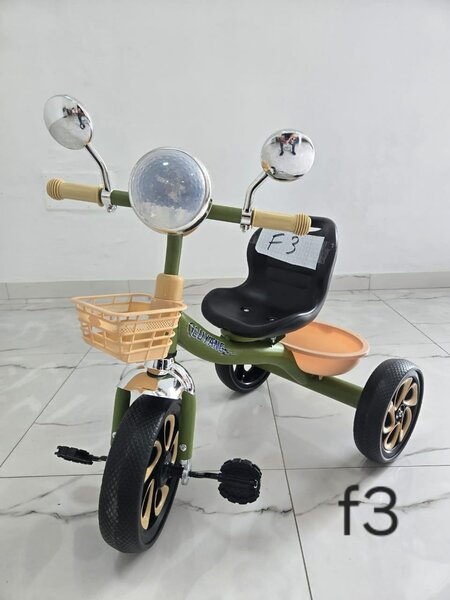 Tricycle enfant ludique