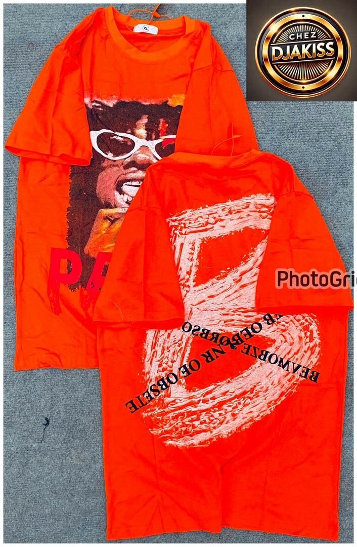 T-shirts colorés et imprimés