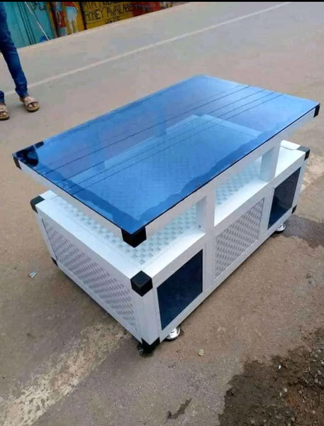 Table basse moderne en verre