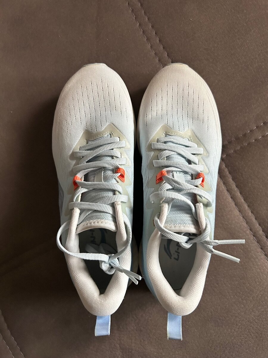 Кроссовки Lining