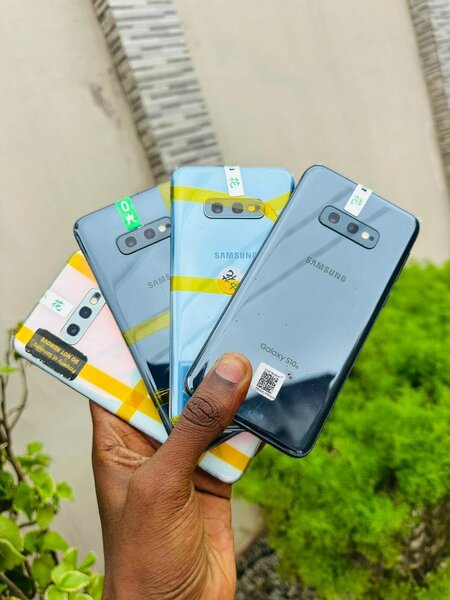 SAMSUNG GALAXY S10E 128/6GB CASI NEUF !!!!
