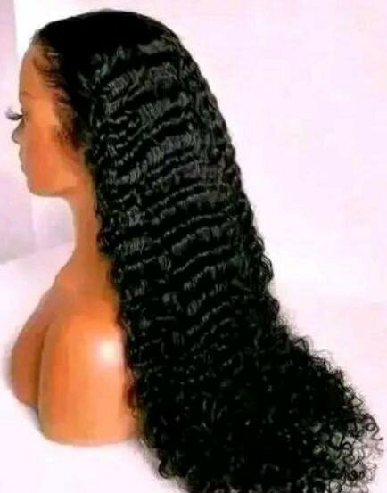 Perruque longue bouclée femme