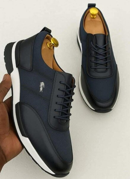 Sneakers en cuir bleu homme