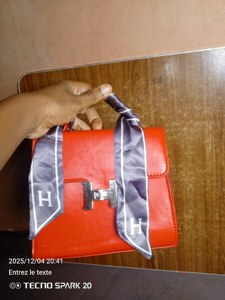 Sac à main élégant en cuir