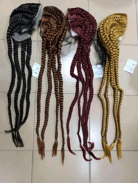 Perruque tressée longue