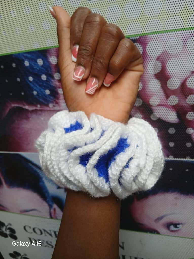 Chouchou crochet coloré doux