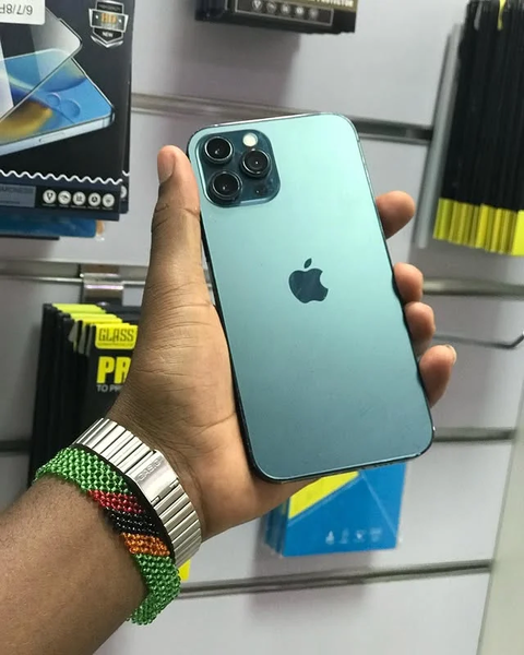 BRAND NEW IPHONE 🍏 pro 