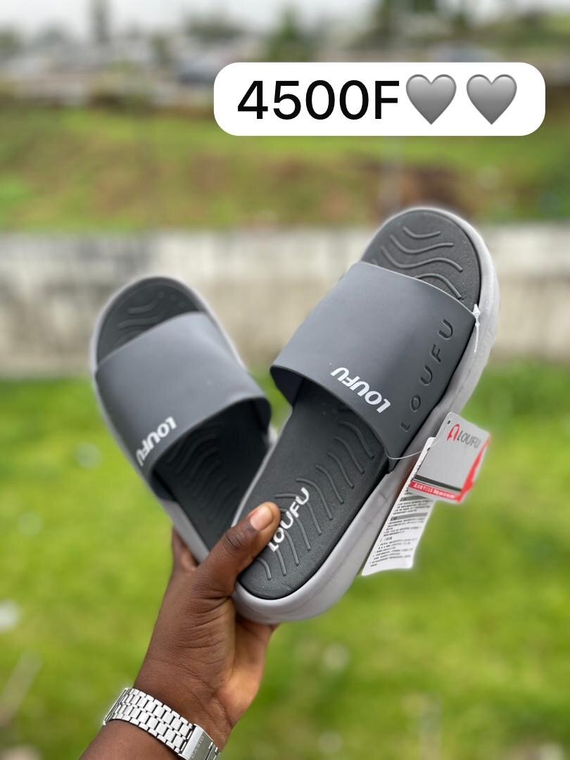 Claquettes confort homme