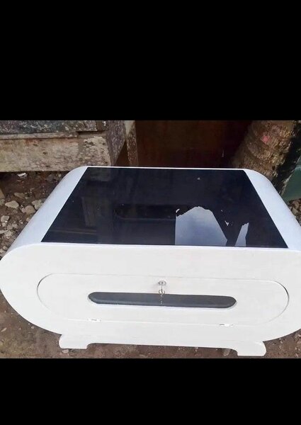 Table basse moderne en verre