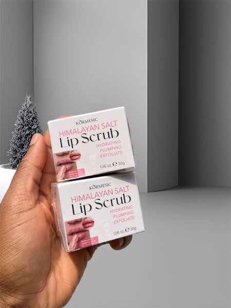 Kormesic salt lip scrub